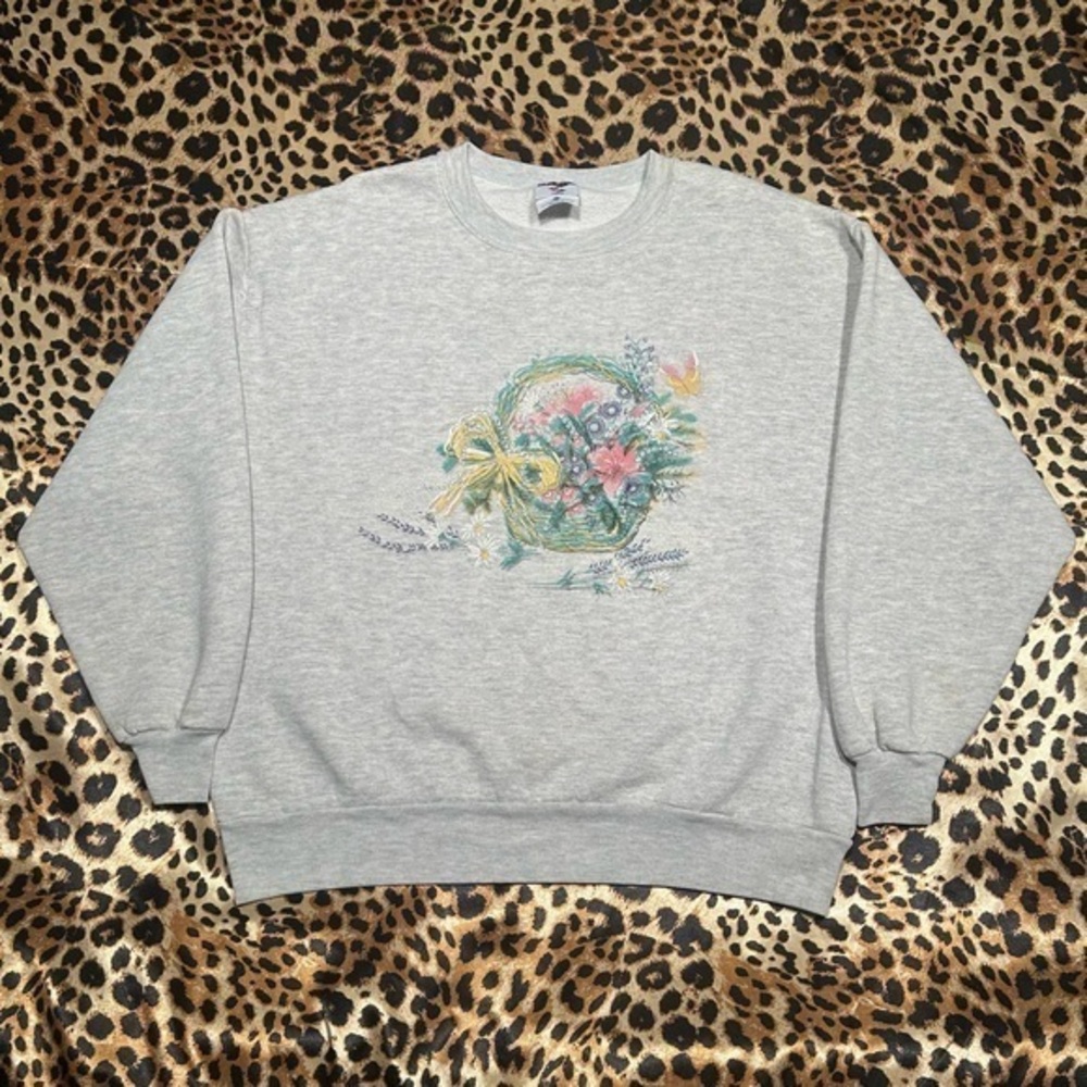 Vintage Jerzees Floral Basket Graphic Print Crewneck Sweatshirt